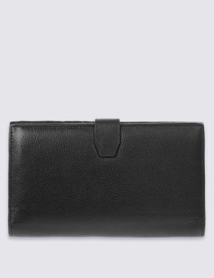 Leather Travel Wallet with Cardsafe&trade;
